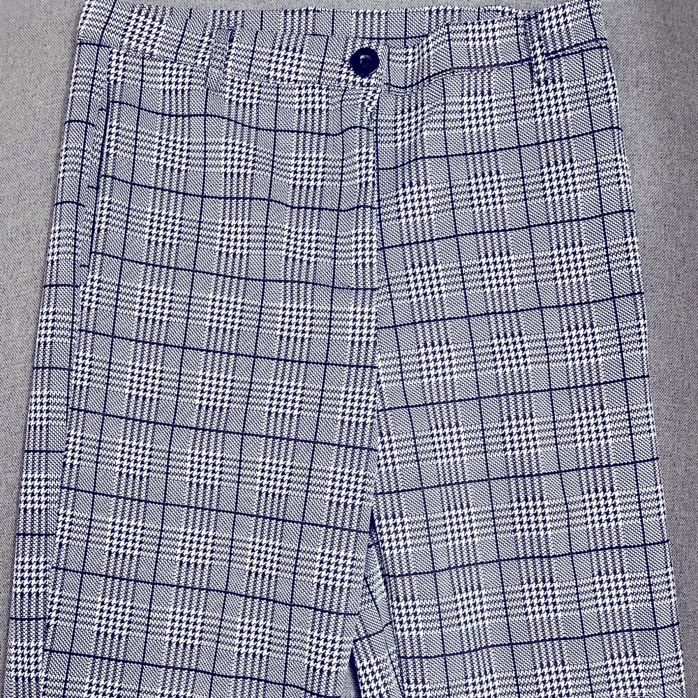 gray and white patterned women’s shein large pants